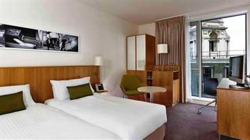 фото отеля DoubleTree by Hilton Hotel London -Tower of London