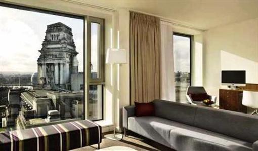 фото отеля DoubleTree by Hilton Hotel London -Tower of London