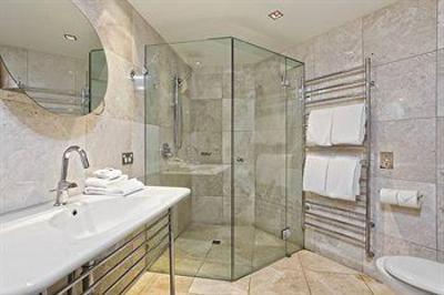 фото отеля Mint Broadbeach