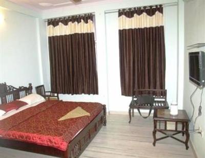 фото отеля Chitchat Restaurant and Guest House