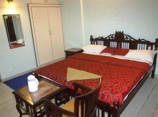 фото отеля Chitchat Restaurant and Guest House