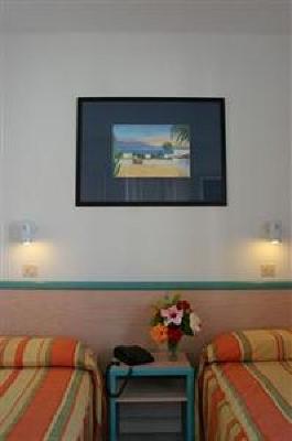 фото отеля Oasis Apartments Lanzarote
