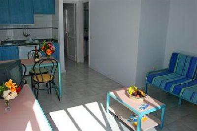 фото отеля Oasis Apartments Lanzarote