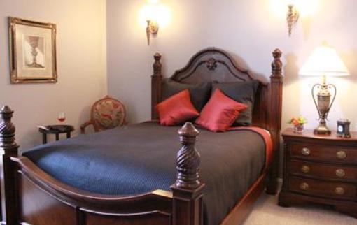 фото отеля Natchez Manor