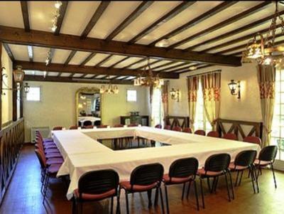 фото отеля Logis Hotel Des Pyrenees Rest La Pergola