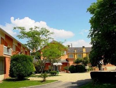 фото отеля Logis Hotel Des Pyrenees Rest La Pergola