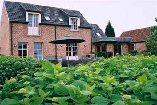фото отеля T Groene Genoegen Bed and Breakfast Laarne