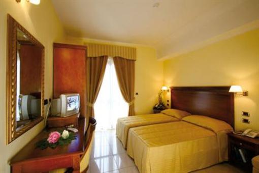 фото отеля Hotel Villa Anna Mileto