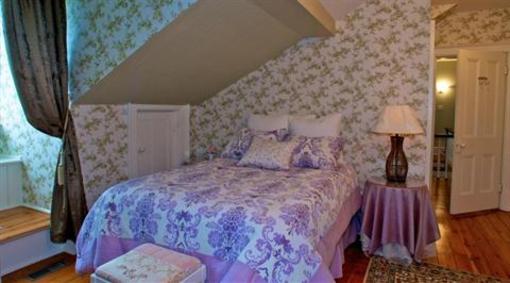 фото отеля Maplehurst Manor Accommodations