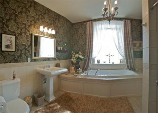 фото отеля Maplehurst Manor Accommodations