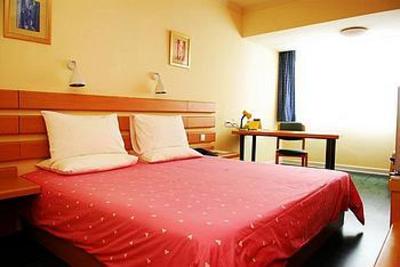 фото отеля Home Inn Zibo Gongqingtuan Road
