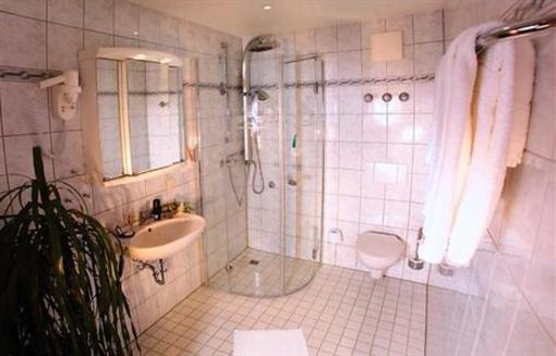 фото отеля Hotel Zu den Drei Kronen