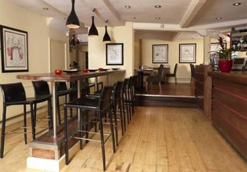 фото отеля Mad Jacks Bar And Restaurant With Rooms