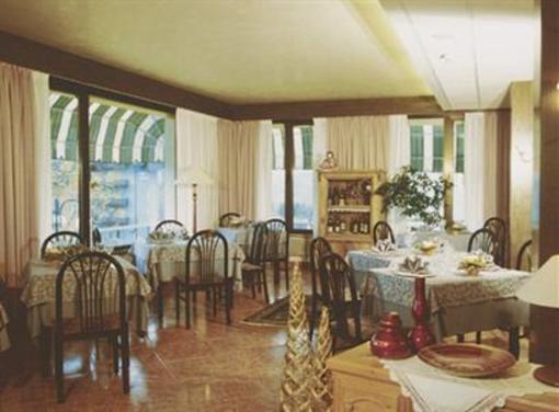 фото отеля Hotel Ambassador