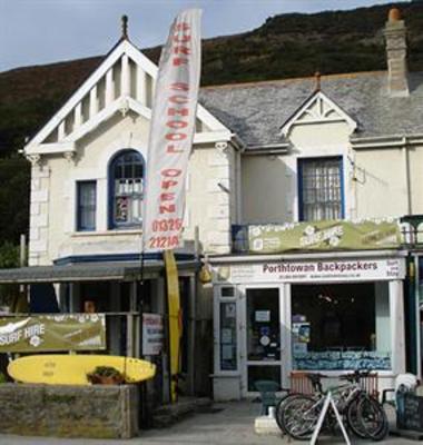 фото отеля Porthtowan Backpackers Hostel Truro