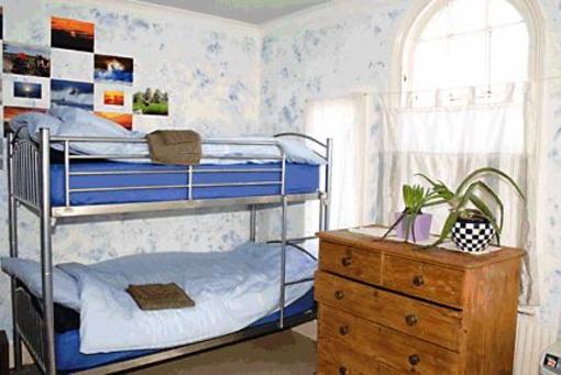 фото отеля Porthtowan Backpackers Hostel Truro