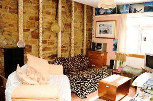 фото отеля Porthtowan Backpackers Hostel Truro