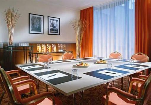 фото отеля Marriott Munich Airport