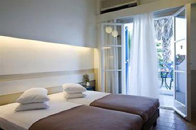 фото отеля Kamari Beach Hotel