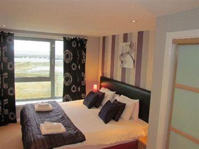 фото отеля Hot-el-apartments Edinburgh Waterfront