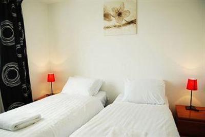 фото отеля Hot-el-apartments Edinburgh Waterfront