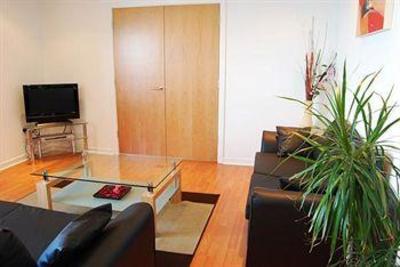 фото отеля Hot-el-apartments Edinburgh Waterfront