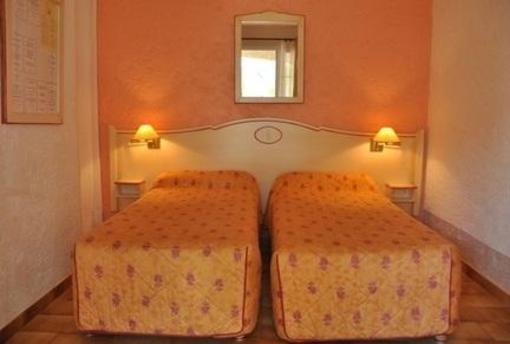 фото отеля Hotel Bureau La Cigaliere