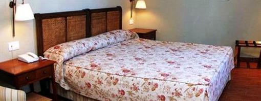 фото отеля Hotel St. Jordi Montbrio del Camp