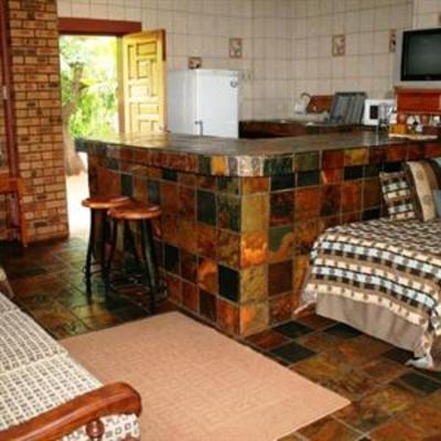 фото отеля Selati 103 Guest Cottages