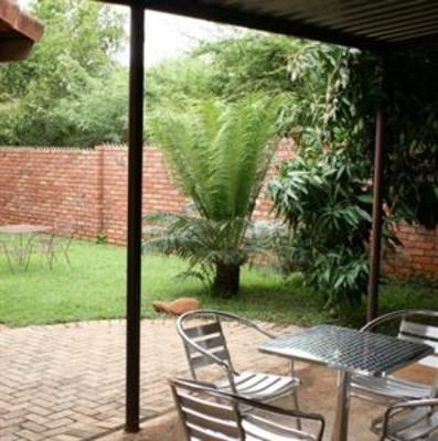 фото отеля Selati 103 Guest Cottages