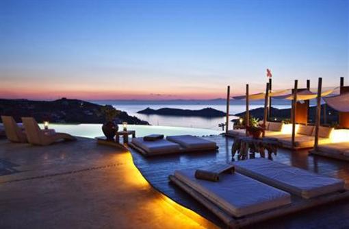 фото отеля Aigis Suites