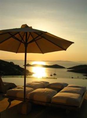 фото отеля Aigis Suites