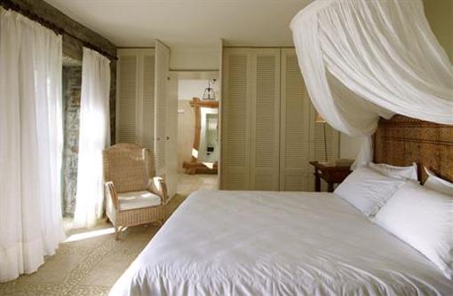 фото отеля Aigis Suites