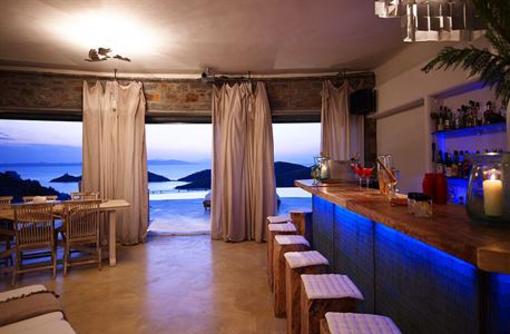 фото отеля Aigis Suites
