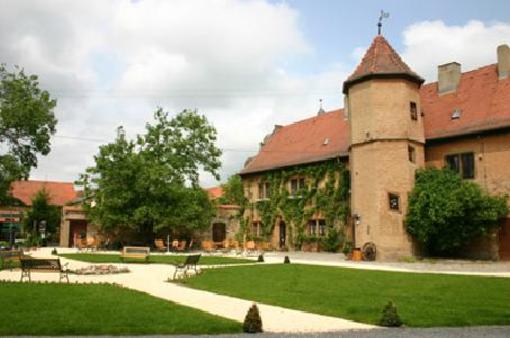 фото отеля Wörners Schloss Weingut & Wellness Hotel Prichsenstadt