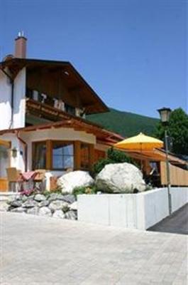 фото отеля Hotel Arnika Oberammergau
