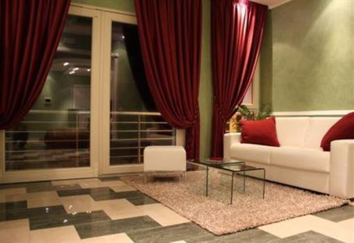 фото отеля Central Room & Breakfast