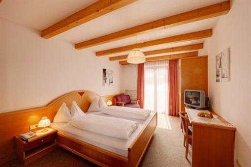 фото отеля Hotel Goldene Rose Welsberg-Taisten