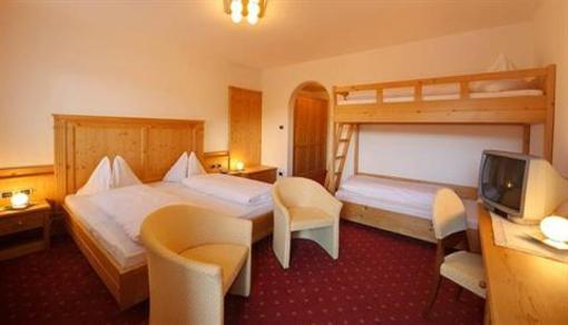 фото отеля Hotel Goldene Rose Welsberg-Taisten