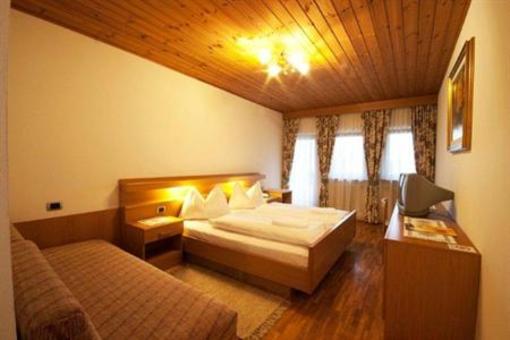 фото отеля Hotel Goldene Rose Welsberg-Taisten