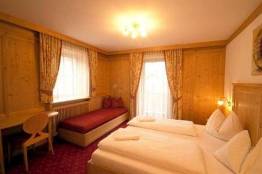 фото отеля Hotel Goldene Rose Welsberg-Taisten