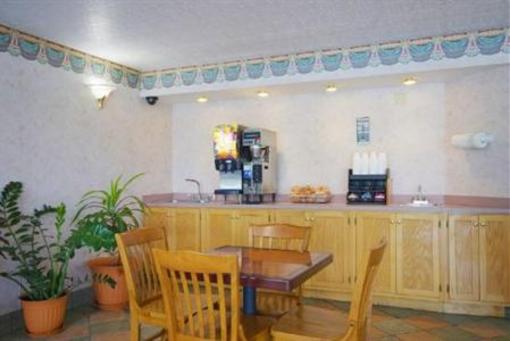 фото отеля Americas Best Value Inn Tillmans Corner
