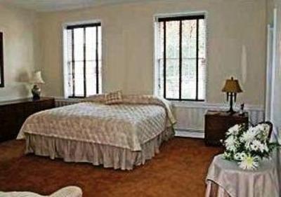 фото отеля Ascot House Bed and Breakfast