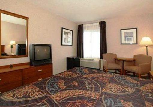 фото отеля Quality Inn & Suites Riverfront