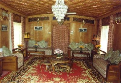 фото отеля Royal Dandoo Palace House Boat Srinagar