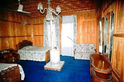 фото отеля Royal Dandoo Palace House Boat Srinagar