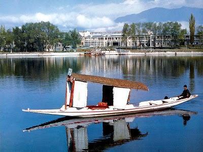 фото отеля Royal Dandoo Palace House Boat Srinagar