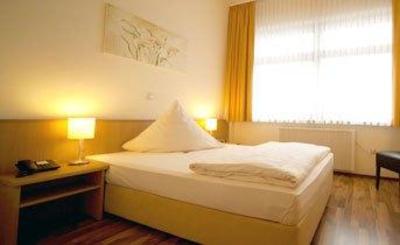 фото отеля Hotel Zur Rebe
