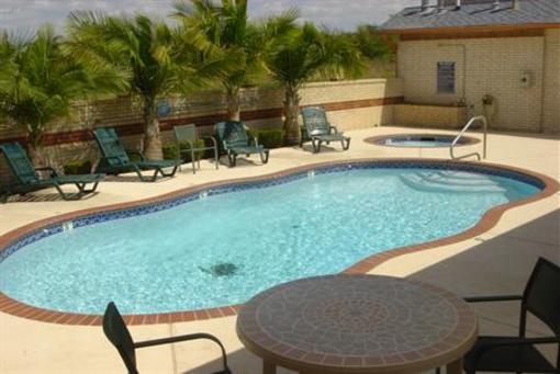 фото отеля Oxford Inn & Suites Webster