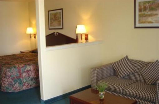 фото отеля Oxford Inn & Suites Webster